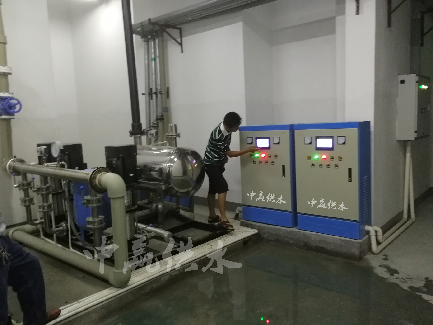 小區二次加壓供水設備3